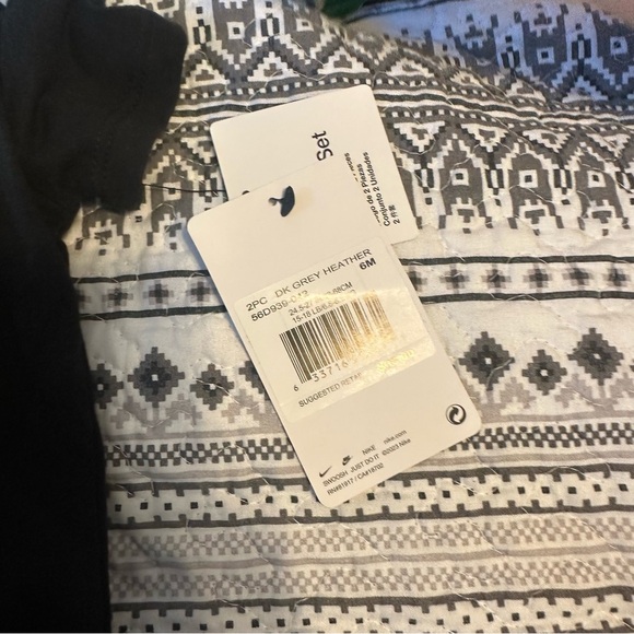 Nike 2-Piece Baby Boy Sporty Onesie and Sweatpants Set - NWT - new with tags. - Picture 3 of 7